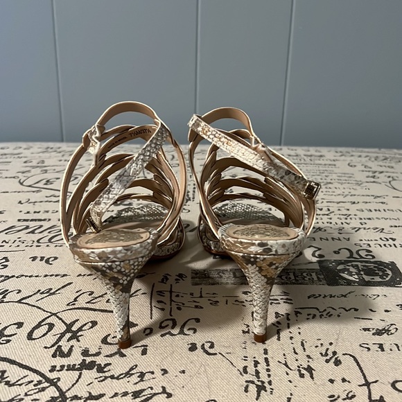 Vince Camuto sandals - Picture 3 of 13